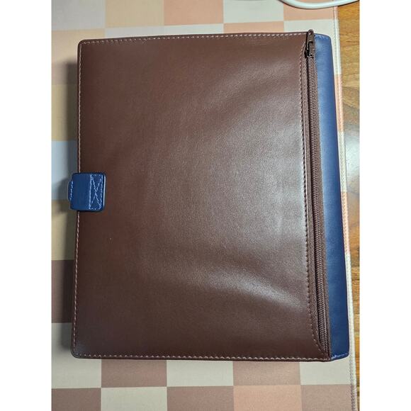 Filofax A5 discontinued color (like new condition) - Picture 2 of 2